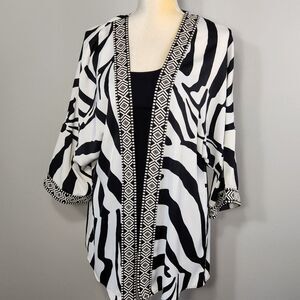 Worthington  Black & White Zebra Animal Print Size S/M Kimono Like New